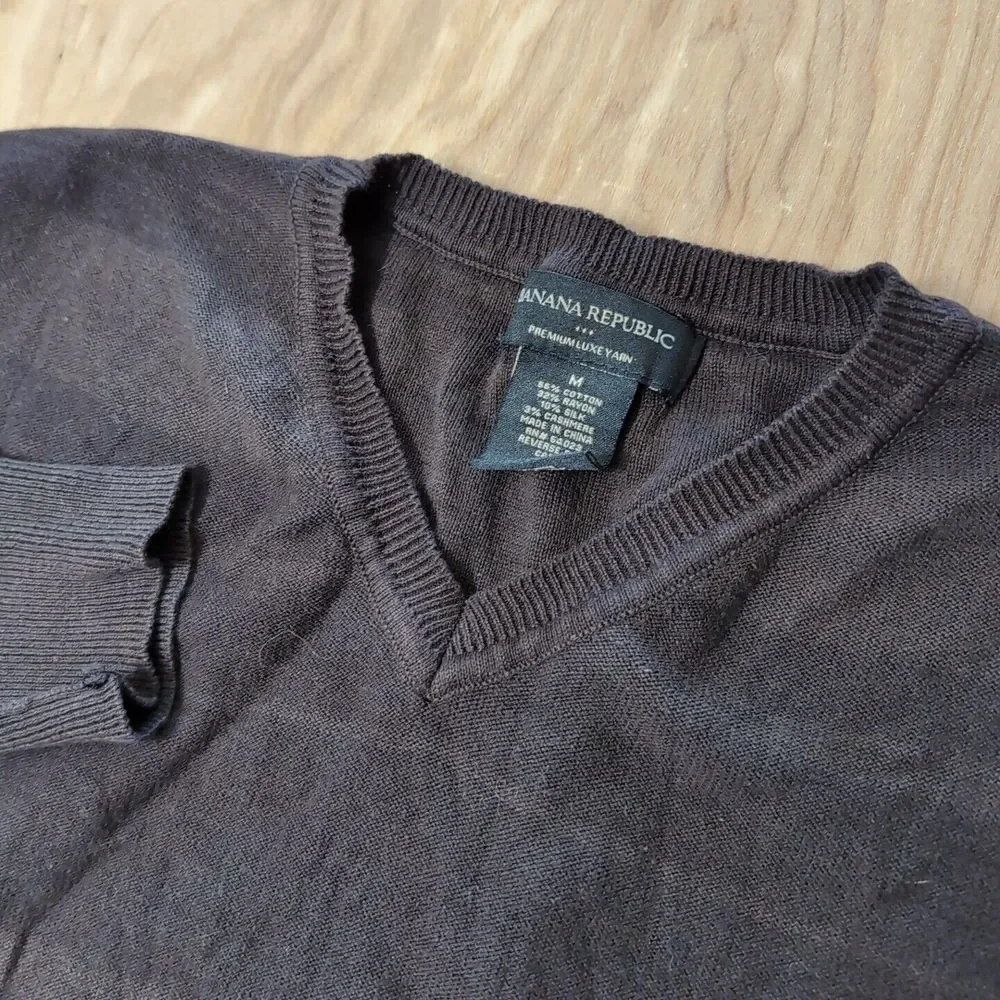 Banana Republic Men's Premium‎ Luxe Yarn V-Neck Sweater Brown Cashmere Blend